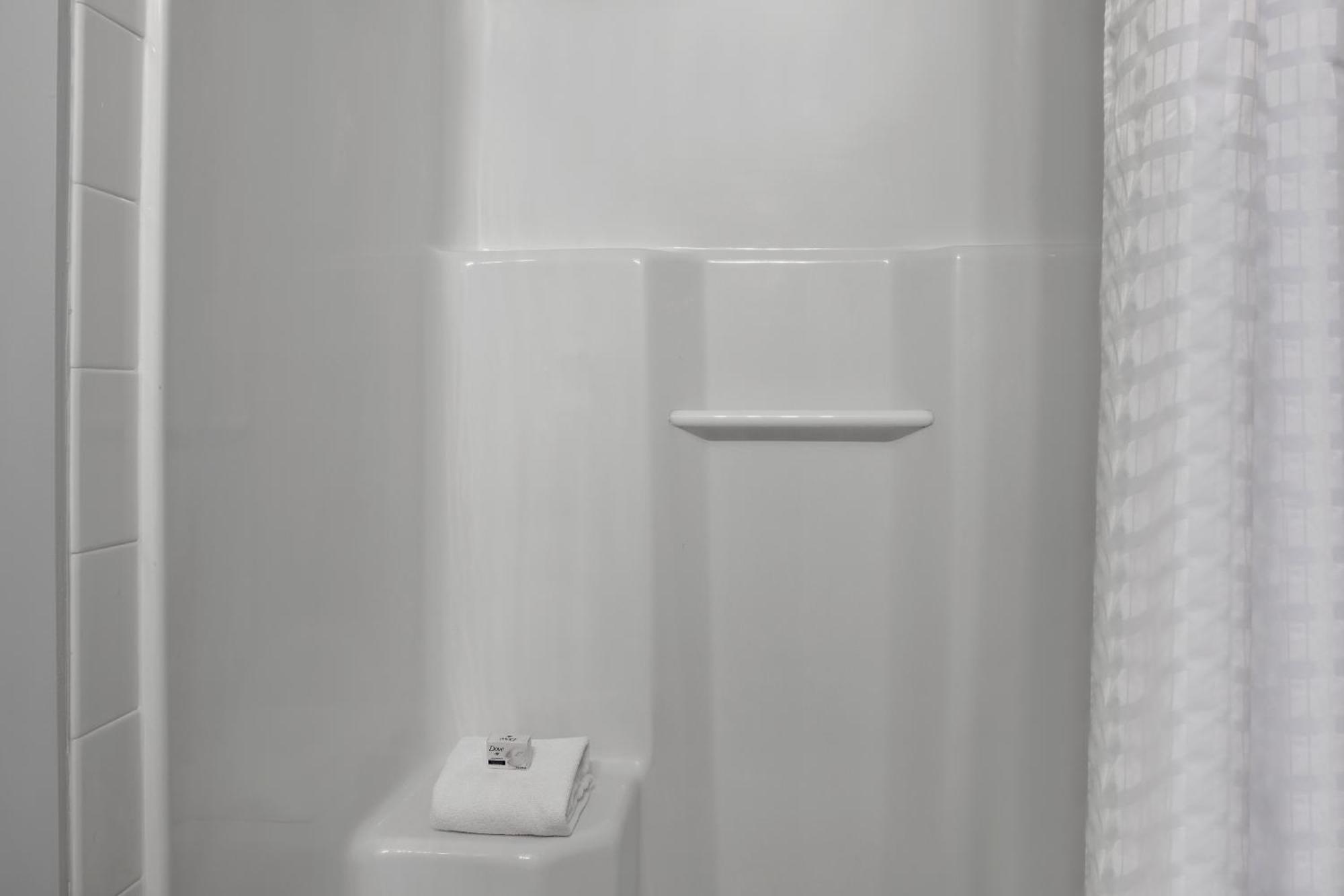 Days Inn By Wyndham وايتكورت المظهر الخارجي الصورة